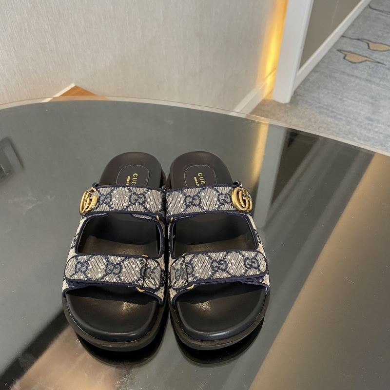 G*u*i sandals